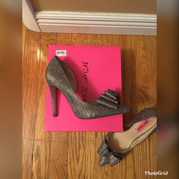 Betsy Johnson Prince Pewter 👠 - Picture 4 of 7